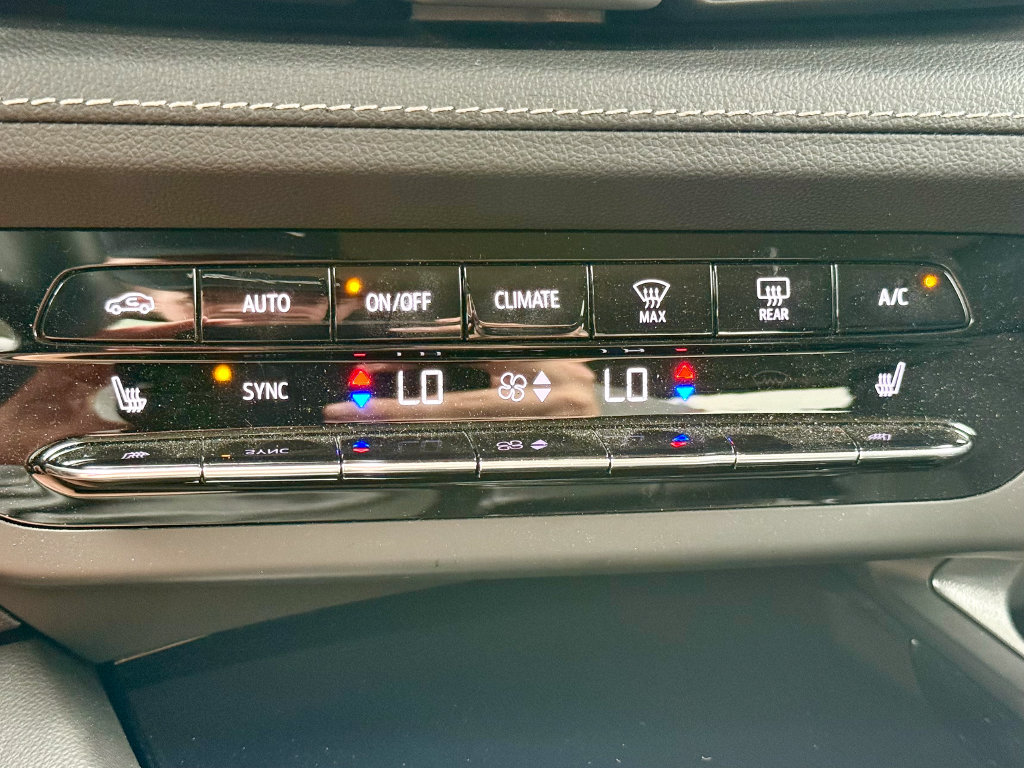 Used 2023 Buick Envision Preferred w/ Sport Touring Package AWD/4WD image 26