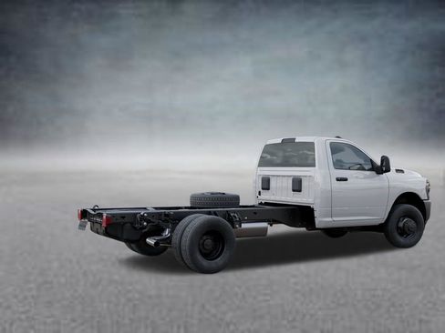 New 2026 RAM 3500 Tradesman AWD/4WD image 4