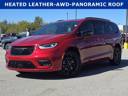 New 2026 Chrysler Pacifica Select