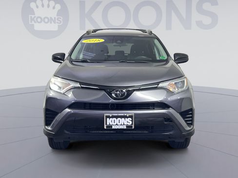 Used 2018 Toyota RAV4 LE image 10