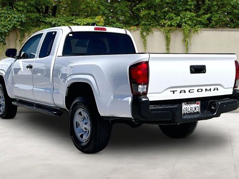 Certified 2022 Toyota Tacoma SR image 4