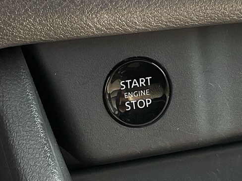 Used 2025 Nissan Rogue SV w/ SV Premium Package FWD image 14