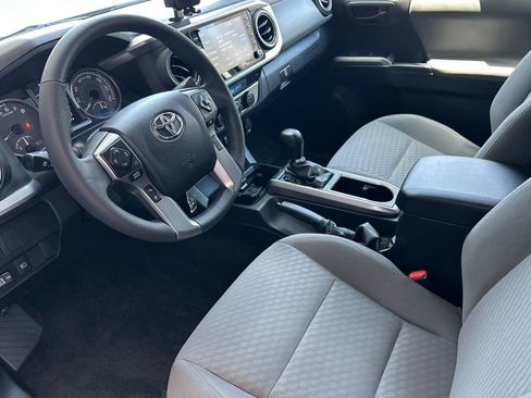 Used 2022 Toyota Tacoma SR5 RWD image 10