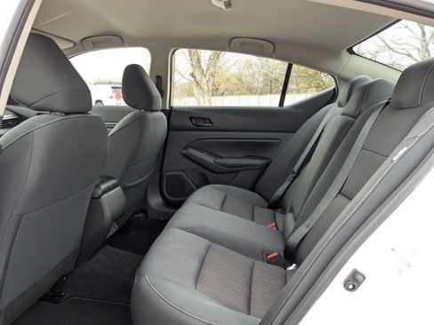 Used 2025 Nissan Altima 2.5 SV image 15