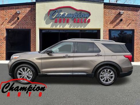 Used 2021 Ford Explorer Limited w/ Equipment Group 301A image 10