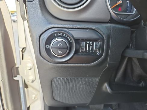Used 2020 Jeep Gladiator Sport w/ Quick Order Package 24S AWD/4WD image 16