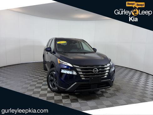 Used 2024 Nissan Rogue SV image 1