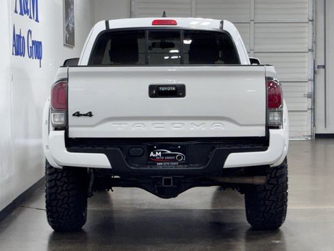 Used 2016 Toyota Tacoma SR image 6