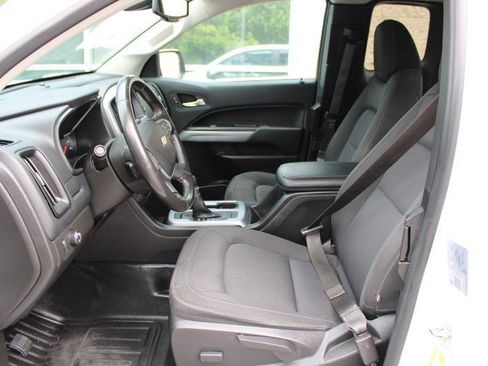Used 2022 Chevrolet Colorado LT w/ Fleet Safety Package RWD image 9