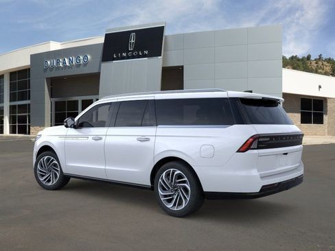 New 2025 Lincoln Navigator L Reserve AWD/4WD image 4
