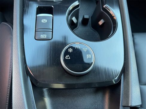 Certified 2025 Nissan Rogue SL w/ Tech Package image 17