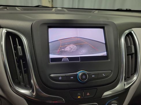 Used 2022 Chevrolet Equinox LS w/ LPO, Floor Liner Package FWD image 16