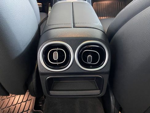 New 2025 Mercedes-Benz C 300 4MATIC Sedan image 28