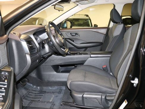 Used 2021 Nissan Rogue S FWD image 13