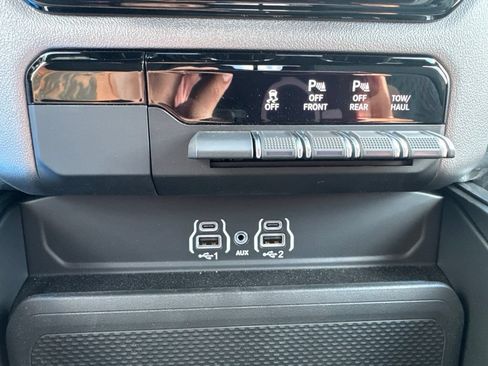 New 2026 RAM 1500 Express AWD/4WD image 17