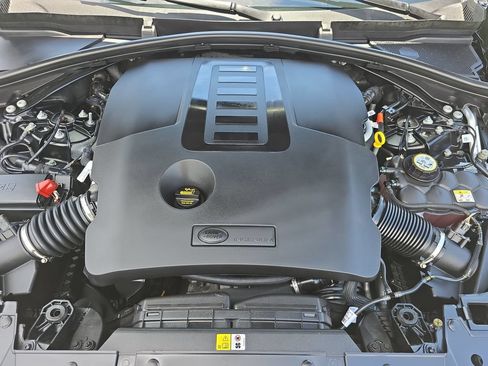 Certified 2026 Land Rover Range Rover Velar Dynamic SE AWD/4WD image 31