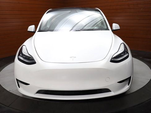 Used 2022 Tesla Model Y Performance image 2