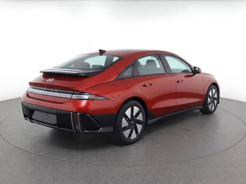Used 2024 Hyundai Ioniq 6 SE RWD image 4