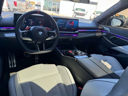 Used 2025 BMW M5 w/ Executive Package image 2