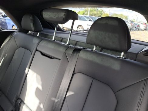 New 2025 Audi Q3 2.0T Premium image 28