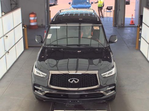 Used 2024 INFINITI QX80 Sensory image 2