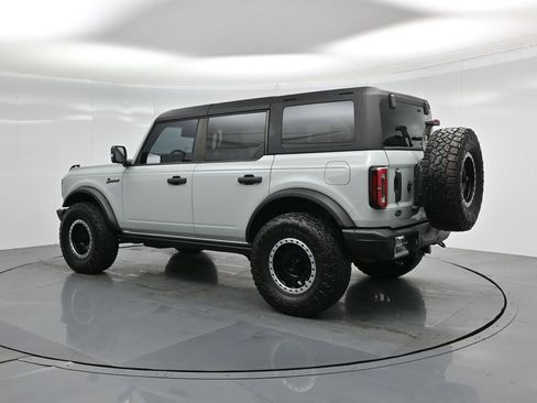 Used 2023 Ford Bronco Badlands image 6