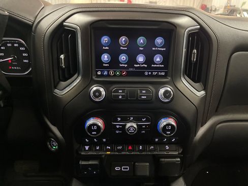 Used 2022 GMC Sierra 2500 AT4 w/ AT4 Premium Plus Package AWD/4WD image 19