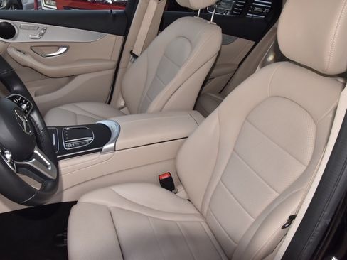 Used 2022 Mercedes-Benz GLC 300 image 33