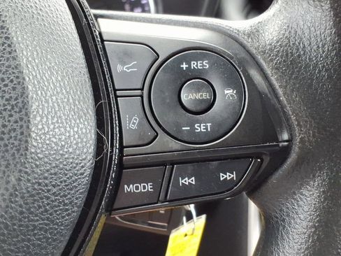 Used 2020 Toyota RAV4 LE AWD/4WD image 21