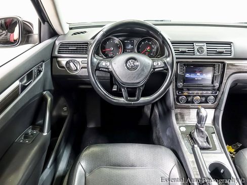 Used 2017 Volkswagen Passat 1.8T SE image 13