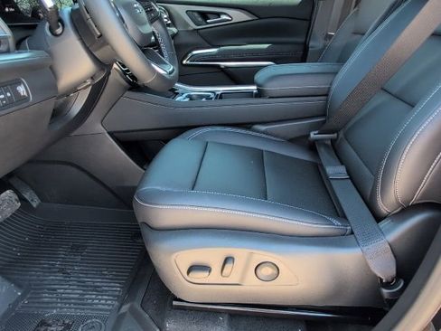 New 2026 Chevrolet Traverse LT w/ Midnight/Sport Edition FWD image 13