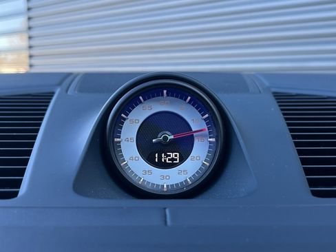 Certified 2021 Porsche Cayenne Coupe image 17