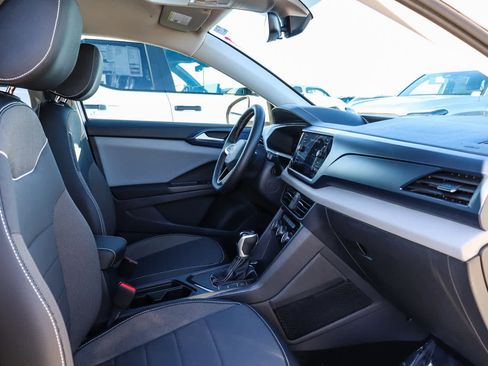 Used 2023 Volkswagen Taos SE image 17