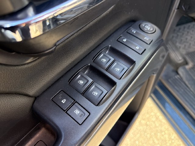 Used 2018 Chevrolet Silverado 1500 LT AWD/4WD image 25