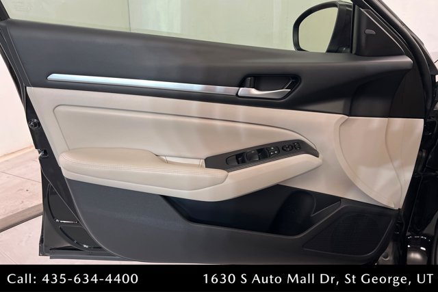 Used 2022 Nissan Altima 2.5 SV FWD image 14