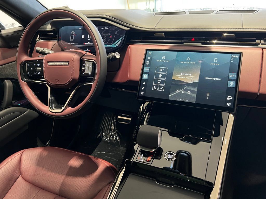 New 2025 Land Rover Range Rover Sport Dynamic SE AWD/4WD image 16