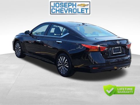 Used 2023 Nissan Altima 2.5 SV FWD image 3