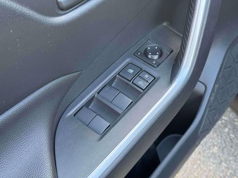 Used 2020 Toyota RAV4 LE image 16