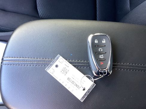 Used 2020 Chevrolet Malibu LT image 38