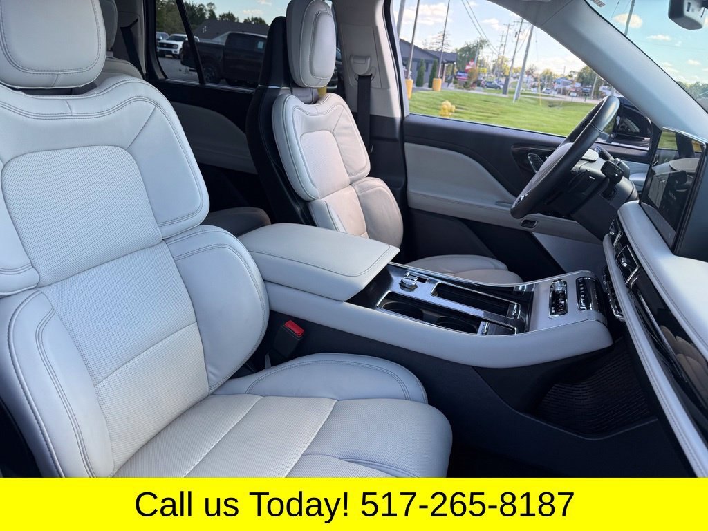 Used 2025 Lincoln Aviator Reserve w/ Equipment Group 201A AWD/4WD image 11