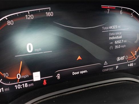 Used 2020 BMW 840i Convertible w/ M Sport Package image 3