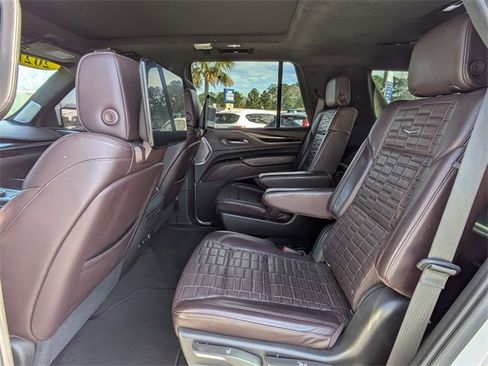 Used 2021 Cadillac Escalade Sport Platinum image 13