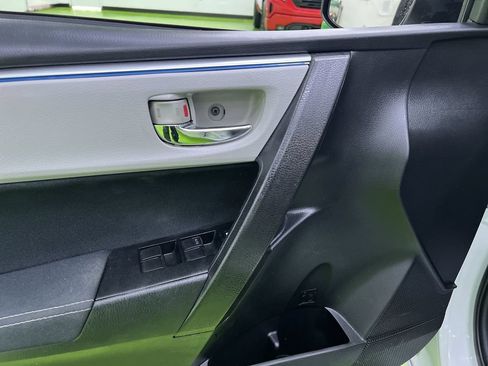 Used 2015 Toyota Corolla LE FWD image 16