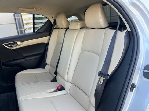 Used 2016 Lexus CT 200h w/ Navigation Package FWD image 40