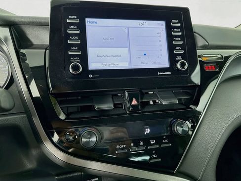 Used 2024 Toyota Camry SE FWD image 18