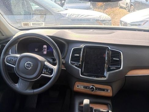 Used 2023 Volvo XC90 B6 Plus w/ Protection Package Premier AWD/4WD image 3