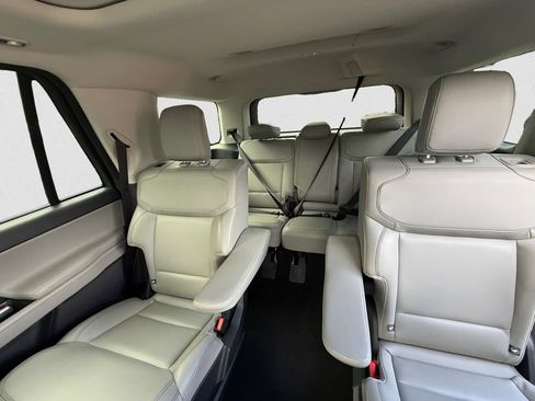 Certified 2025 Ford Expedition Active AWD/4WD image 13