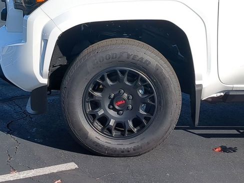 Certified 2025 Toyota Tacoma SR5 image 7