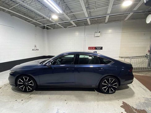 Used 2025 Honda Accord Touring image 3