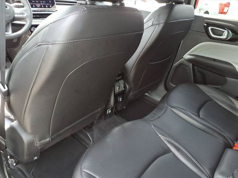 Used 2025 Jeep Compass Limited AWD/4WD image 14
